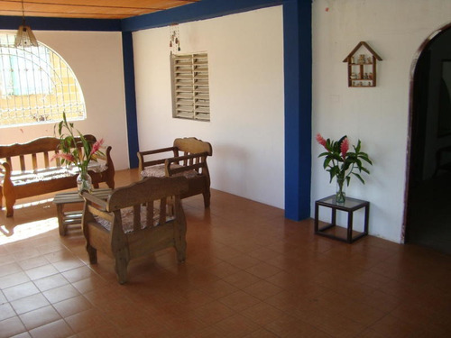 Imagen 2 de 10 de Mariaestela Boada Vende Amplia Casa Tigre Mls#20-9998