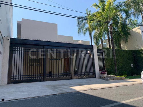 Imagen 1 de 19 de Casa En Renta En Fuentes Del Valle, San Pedro Garza García.