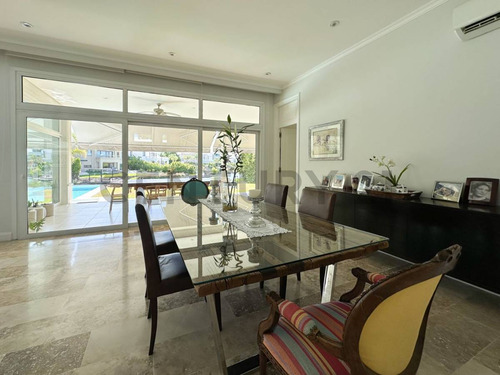 Impecable Casa En Alquiler Amoblado En Cabos Del Lago.