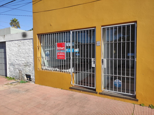 Local Comercial A Nuevo Con 2 Entradas Independientes En Cerrito Y Artigas