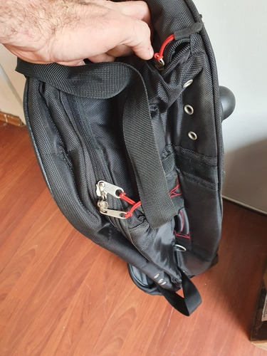 Imagen 4 de 10 de Mochila Maleta Viaje Liqui Moly Nueva Racing
