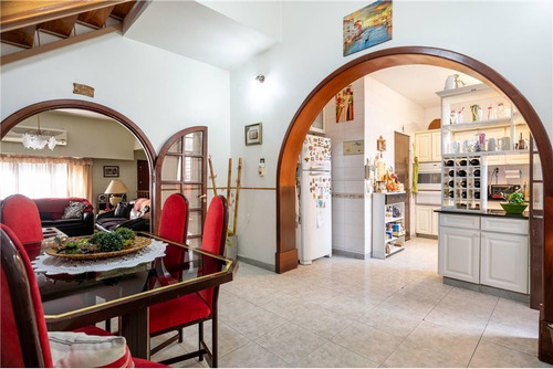 Venta Casa 6 Amb.villa Devoto Garage Quincho Playr
