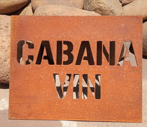 Placa Em Aço Corten Texto Vazado - 10cm X 10cm