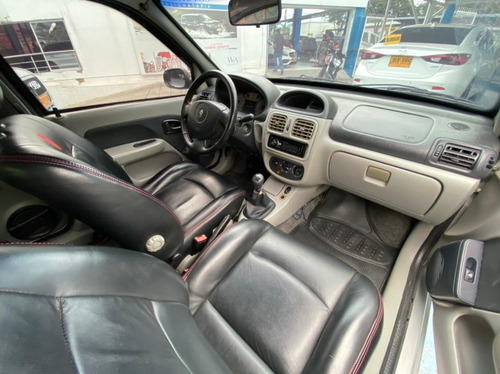Renault Clio Blindado