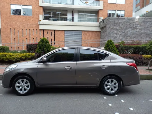 Nissan Versa 1.6 Advance