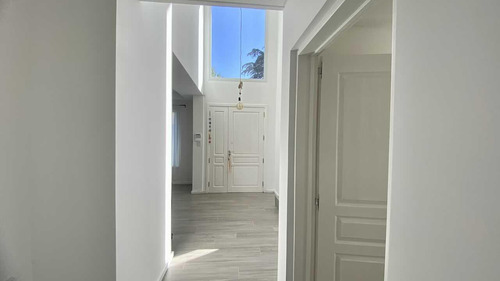 Casa En Barrio Cerrado La Morada Juan Bautista Alberdi Al 2300 -muñiz