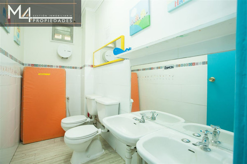 Casa En Tranquilo Barrio Con Excelentes Accesos 7dorm 4bañ