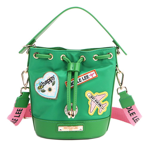 Bolsa De Jareta De Nicole Lee De Nylon Con Parches Ss25 Acabado de los herrajes Níquel Color Verde Correa de hombro Color Patch Diseño de la tela Color Patch