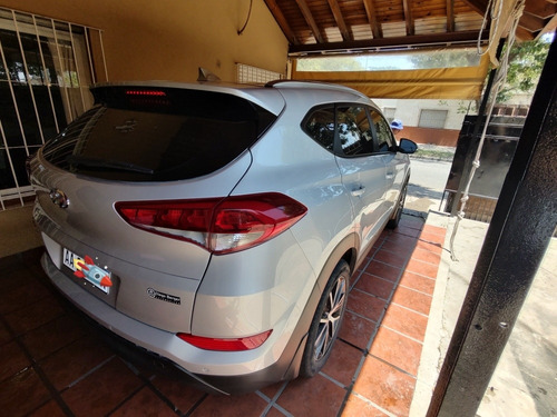 Imagen 3 de 16 de Hyundai Tucson 2016 2.0 Gl 154cv 6at 2wd