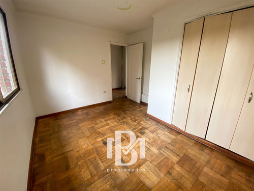 Casa En Venta De 3 Dorm. En Las Condes
