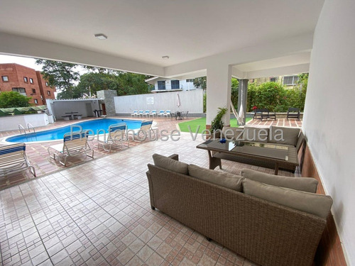 Apartamento En Alquiler En Clnas. De Bello Monte Con Impresionante Vista Al Ávila