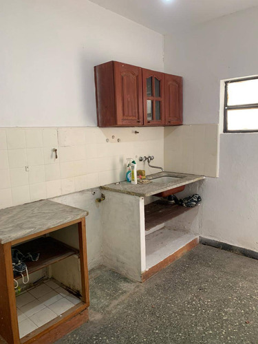 Casa 2 Dormitorios Banfield Con Cochera