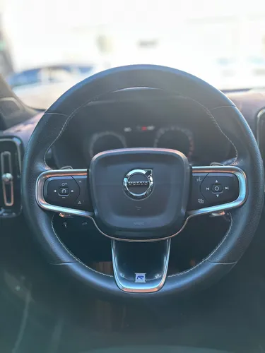 Volvo XC40 2.0 T4 R-Design
