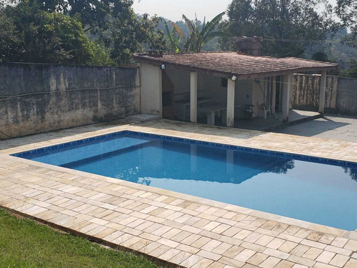 Imagem 9 de 14 de 2.000 M², 03 Dormitórios, Piscina, Churrasqueira E Pomar !!