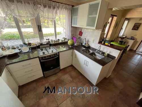 Chalet Sobre Lote De 1550m2 En Esquina Country San Diego
