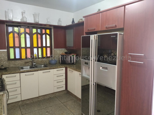 José Trivero Vende Vende Espectacular Quinta Con Acabados De Lujo. Cuenta Con Parrillera Y Balcon