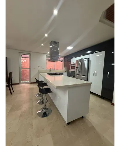 Casa Envigado Con Piscina Privada- 3alcobas-estudio- Área Total 397mt2