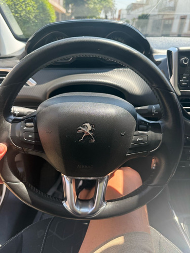 Peugeot 2008 1.2 Puretech Allure Pack
