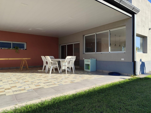 Casa En Venta En Barrio Privado Costa Verde