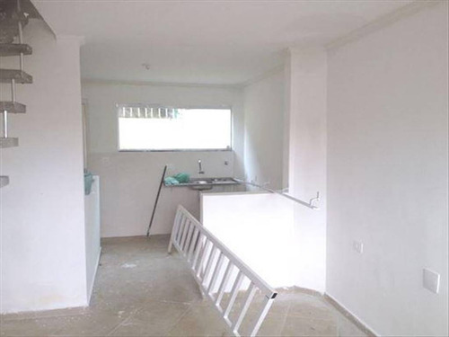 Imagem 4 de 5 de Casa, 2 Dorms Com 52 M² - Vila Nova São Vicente - São Vicente - Ref.: Hm1827 - Hm1827