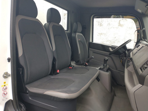 Imagem 8 de 14 de Volkswagen Express Ano 2019 Baú Carga Seca Facchini