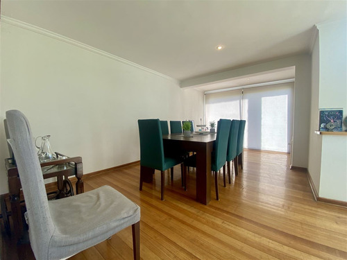 Casa En Venta En Parcela Chicureo Central 5d Más Serv.