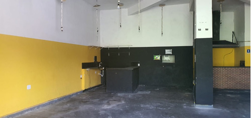 Conjunto Comercial De 3 Lojas A Uma Quadra Da Praça Do 7 De Abril Em Paciencia