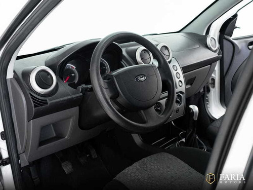 Imagem 13 de 15 de Ford Fiesta 1.6 8v Flex 2013