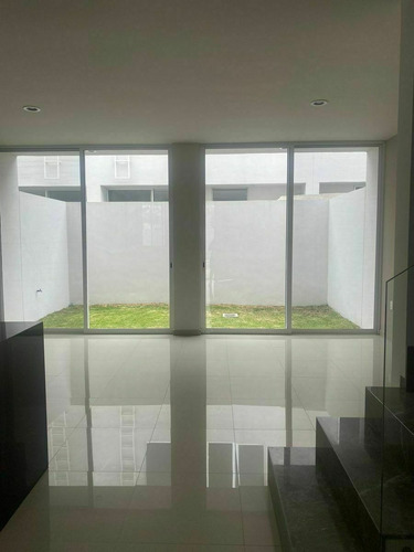 Imagen 5 de 16 de Hermosa Casa En La Rua #138