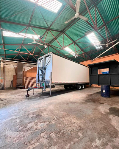 En Venta Galpón Con Local 442mts. Carretera Vieja Vía Palo Negro Aragua