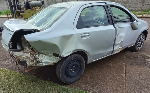 Imagem 4 de 16 de Sucata Toyota Etios 2016 Para Vendas De Peças