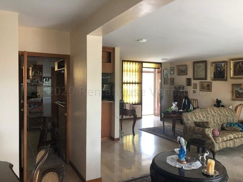 D.a Amplio Townhouse Con Anexo, Condominio Pequeño, Hermosa Piscina, Planta Total 100%, Agua Constante, Urb. Altos De Guataparo, Valencia Carabobo 22-14061
