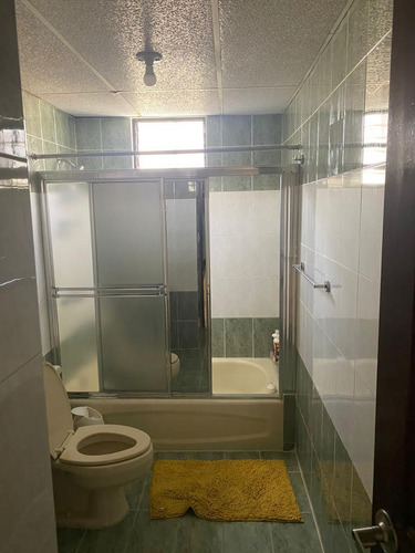 Imagen 6 de 15 de Penthouse De 250 Mtrs Con Jacuzzi. Revestido En Caoba En Sala, Estar, Comedor Y Habitación Principal. Con Excelente Ubicación Cerca De Supermercados, Ferreterías, En La Moraleja (eaa-003)