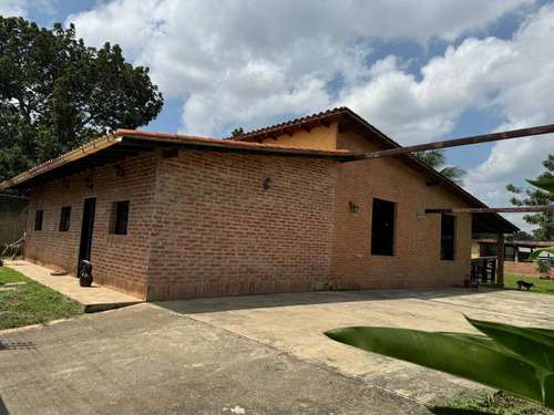 Annic Coronado Vende Casa En Las Morochas Ref. 256883