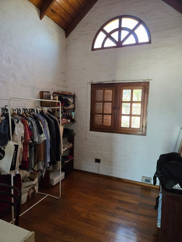Venta Casa De 3 Dormitorios Con Patio, Barrio Jorge Cura Rosario