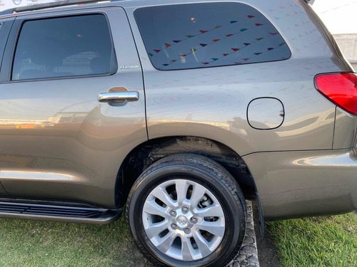Imagen 12 de 15 de Toyota Sequoia 2017 5.7 Platinum At
