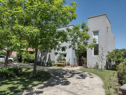 Hermosa Casa En El Barrio La Comarca Con Pileta, Jardin Y Parrilla Para Pasar El Verano!