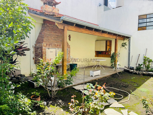 Casa Con Local Y Garage - Amplio Jardin Con Parilla