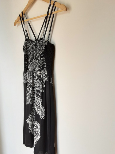 Imagen 4 de 9 de Vestido Negro Con Estampado Estilo Mándala, Talla S