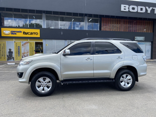 Imagen 5 de 25 de Toyota Fortuner Sr5 2015