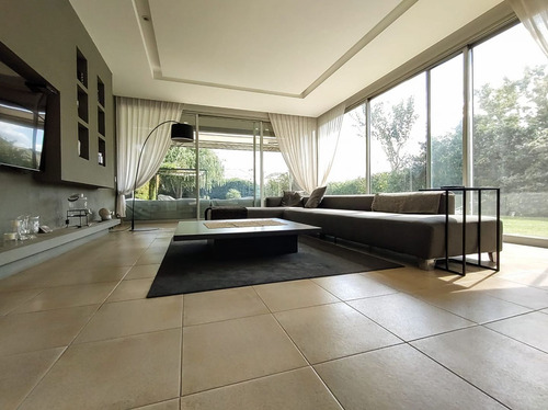 Casa En Venta En Santa Maria De Los Olivos