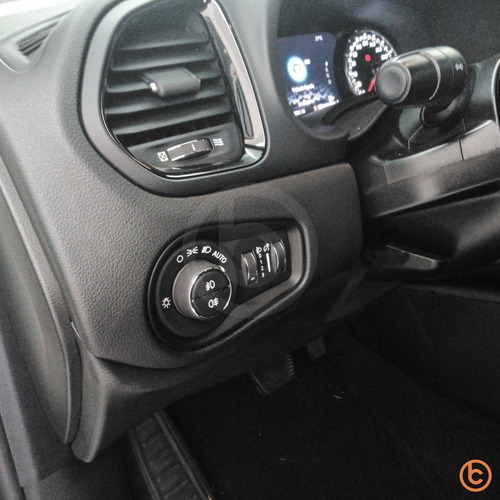 Imagem 12 de 15 de Jeep Renegade 1.8 16v Flex Longitude 4p Automático