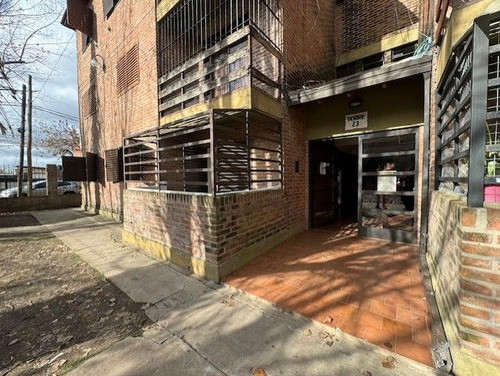 Departamento En Venta De 2 Dormitorios En José Hernández