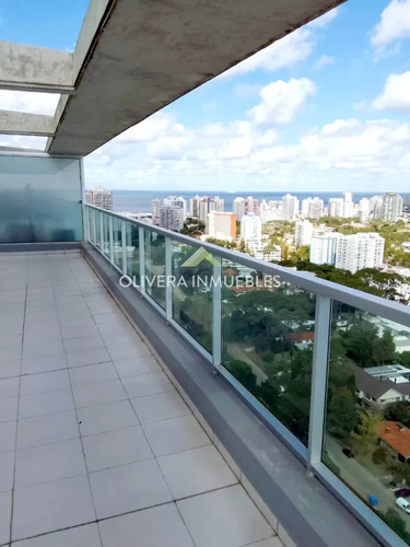 Penthouse En Venta Sobre Roosevelt. Con Vistas Inigualables De La Ciudad Y La Playa.