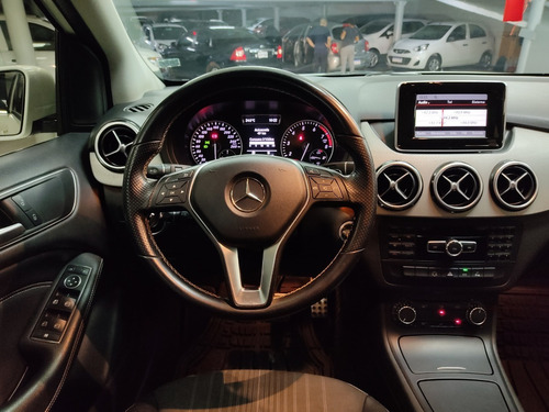 Mercedez Benz B200 Sport At Blue Efficiency 2013