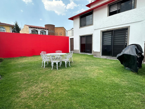 Casa En Venta En Metepec, Amplió Jardín, Fraccionamiento Con Vigilancia 24 Hrs A 45 Min De Sta Fe.