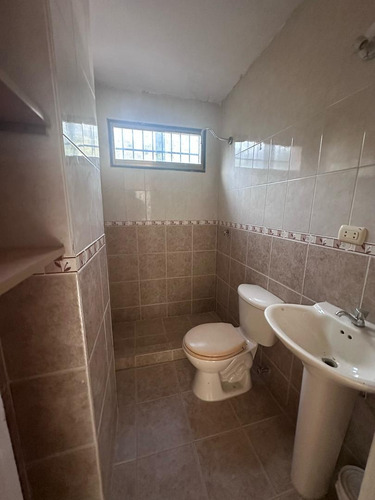 Guarenas. Apartamento En La Zona 1 De Los Naranjos Rp