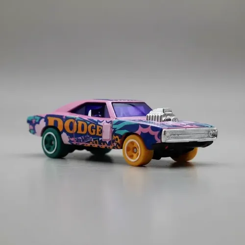 Hot Wheels 70 Dodge Charger R/t 1:64 Hw Art Cars - Htd47