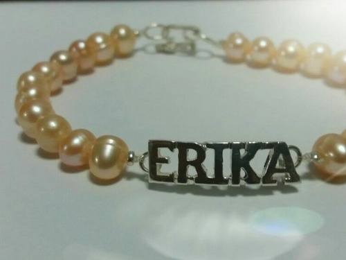 Imagen 2 de 3 de Pulsera De Perlas Con Nombre