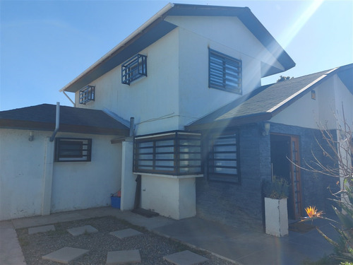 Casa En Arriendo De 4 Dorm. En San Felipe